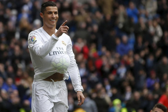 Ronaldo lập poker: “Vạ miệng” và đỉnh vinh quang