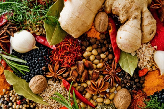 Cách sử dụng gia vị tránh biến chất