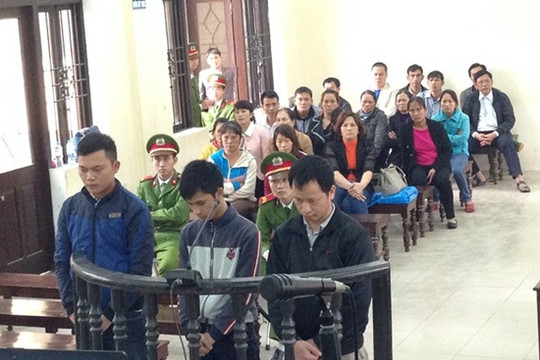 Ba bố con lĩnh án vì đánh người gây thương tích