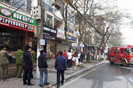 Hà Nội: Khống chế thành công đám cháy ở tòa nhà bán đồ ăn nhanh