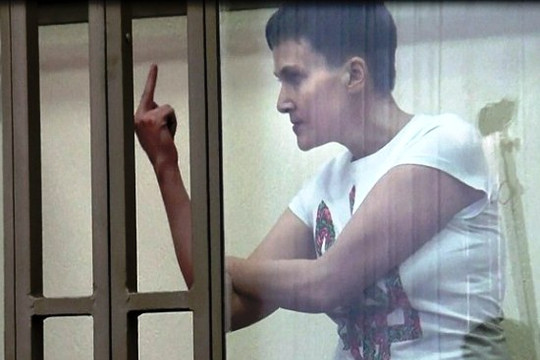 “Ngón tay thối” của Savchenko và mối quan hệ Nga - Ukraine