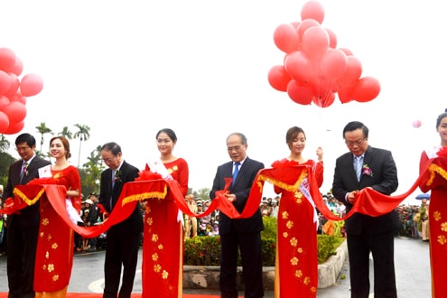 Khánh thành cầu Cửa Đại nối hai bờ sông Thu Bồn