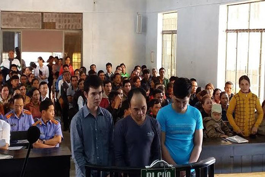 Mang dao đi trả thù, chém nhầm người dẫn đến tử vong