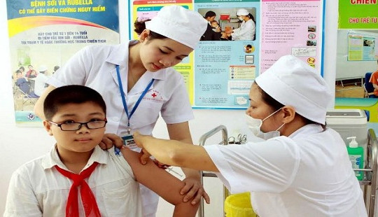 Làm sao để biết trẻ có dị ứng khi tiêm vắc xin sởi-rubella?