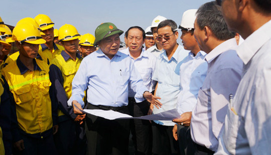 Phó Thủ tướng Nguyễn Xuân Phúc: Đẩy nhanh hơn nữa công tác khắc phục sự cố cầu Ghềnh