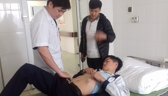 Chủ tịch Hà Nội chỉ đạo làm rõ vụ học sinh nhập viện sau khi lên làm việc với Công an