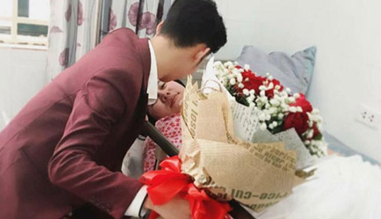 Cảm động nhật ký bố viết cho con trai sinh non 2 tháng