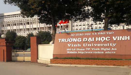 Hai sinh viên bị hành hung khi rời khỏi giảng đường