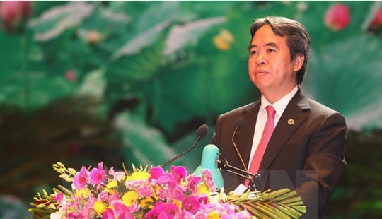 Ông Nguyễn Văn Bình nhận quyết định làm Trưởng ban Kinh tế Trung ương