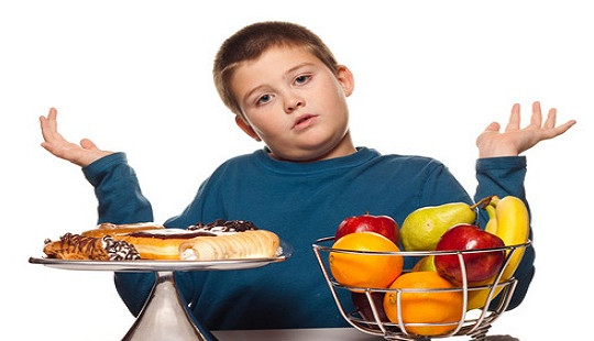 Ăn nhiều đồ ngọt gây hại cho trẻ như thế nào?