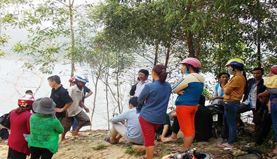 Đã tìm thấy thi thể người chồng trong vụ lật ghe ở thủy điện Sông Tranh 2
