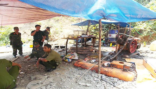 Vụ 4 phu vàng tử vong do ngạt khí ở Quảng Nam: Đã ra quyết định khởi tố vụ án