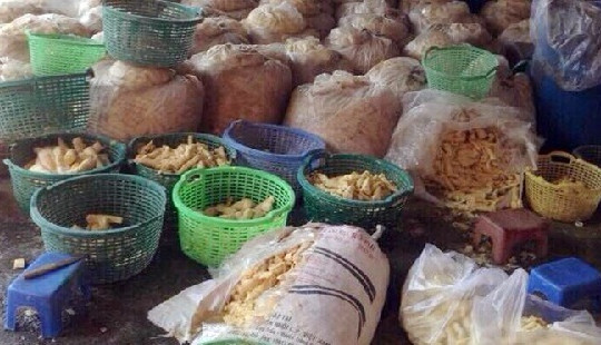 Hà Nội: Bêu tên điểm bán thực phẩm bẩn trên loa phường