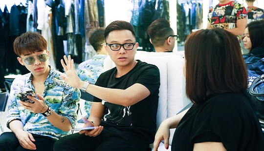 Vietnam International Fashion Week 2016: NTK Công Trí khắt khe tuyển chân dài