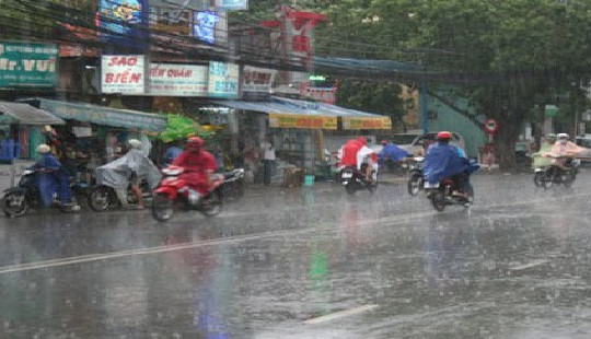 Dự báo thời tiết ngày 20/4: Bắc Bộ mưa dông diện rộng, Nam Bộ nắng nóng
