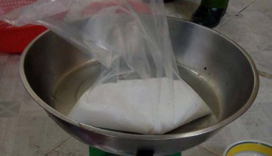 Tăng độ dai, giòn...cho giò chả bằng chất cấm có khả năng gây ung thư