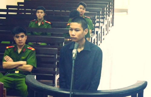 Lên đồi bắn chim không được, xuống suối hiếp dâm