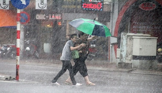 Bí quyết ngăn ngừa cảm lạnh khi bị dính mưa