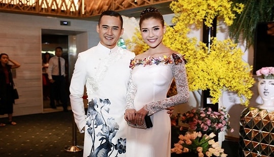 Diệp Lâm Anh chống nạng, Lương Bích Hữu tái xuất thảm đỏ thời trang