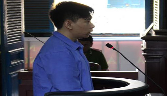 Nghiện ma túy, dùng dao đâm nhiều người