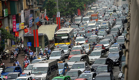 Dừng thu phí, mở cổng để phương tiện lưu thông khi trạm thu phí ùn tắc trên 1km