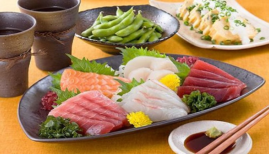 Học bí quyết ăn cá an toàn của người Nhật