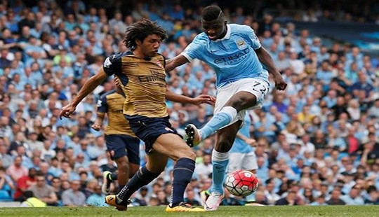 Arsenal - M.C cầm chân nhau, Man U đắc lợi