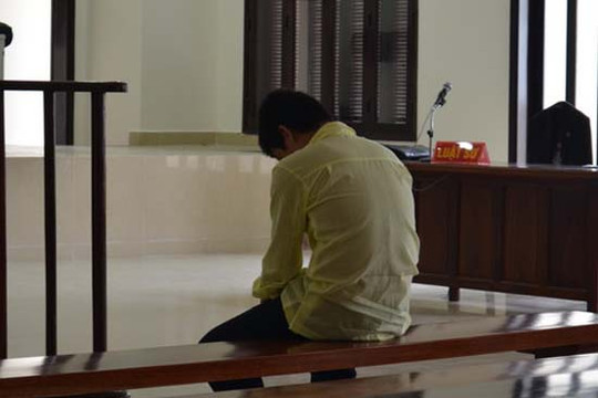 “Vượt rào” cùng bé gái, cậu nhóc lĩnh án