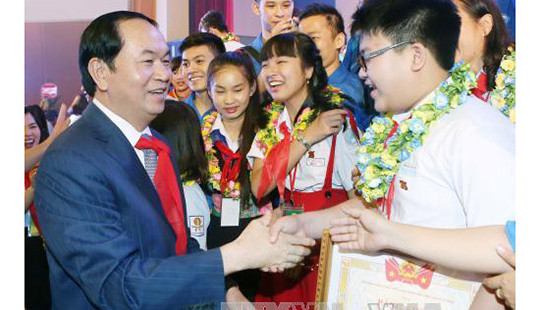 Bảo vệ quyền, lợi ích hợp pháp của thiếu niên, nhi đồng; xử lý nghiêm các hành vi vi phạm pháp luật với trẻ em