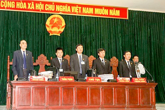 Trang phục Thẩm phán, Hội thẩm cần đảm bảo tính trang nghiêm