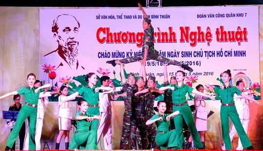 Cả nước diễn ra nhiều hoạt động kỷ niệm 126 năm Ngày sinh Chủ tịch Hồ Chí Minh