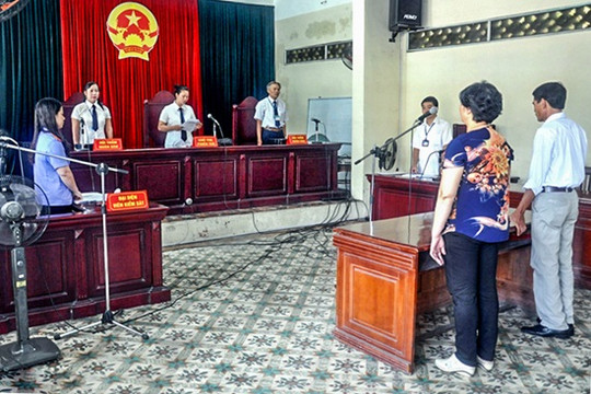 Điều kiện thụ lý, đình chỉ giải quyết vụ án dân sự của Tòa án cấp sơ thẩm