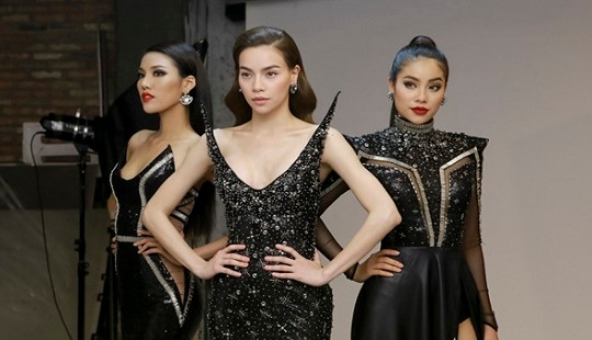 Hà Hồ đệm đàn, hát "Sau tất cả" cùng Phạm Hương, Lan Khuê