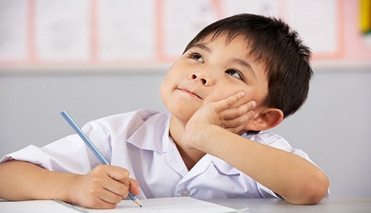 Trẻ học quá nhiều ảnh hưởng như thế nào đến sức khỏe?