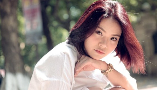 Ca sĩ Nguyễn Hải Yến: Bố bỏ thuốc, nhưng "ngửi mùi khói thuốc là bần thần"