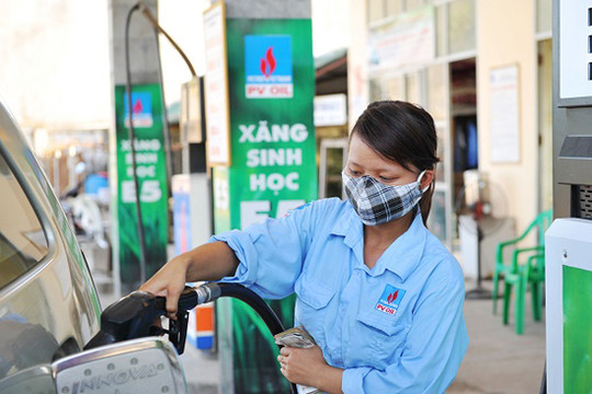 Xăng E5 và xăng Ron 92 vẫn tiếp tục bán song hành