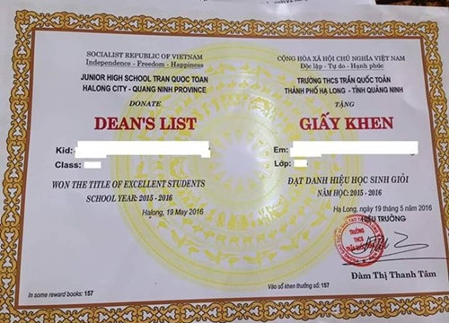 Giấy khen song ngữ: Nhà trường thu hồi, xin lỗi phụ huynh học sinh