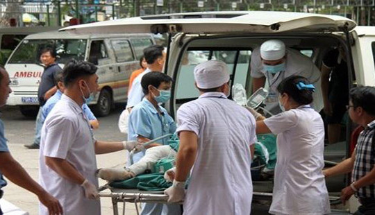 Ghen tuông, mang xăng vào bệnh viện thiêu sống vợ cũ