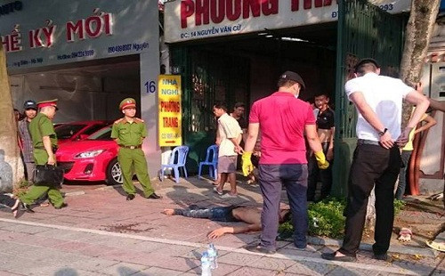 Hà Nội: Khống chế nam thanh phê ma túy đá, “quậy” giữa phố Hà Nội