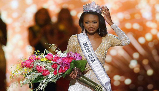 Nữ quân nhân da màu đăng quang Hoa hậu Mỹ 2016