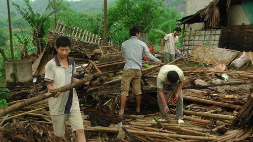 Yên Bái: 329 ngôi nhà bị sập và tốc mái do mưa lốc