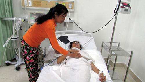 Bến Tre: Nhầm so biển với sam, 4 người nhập viện cấp cứu