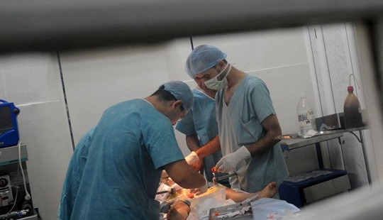 Người đàn ông Ý nói trôi chảy tiếng Pháp sau ca phẫu thuật bất thành
