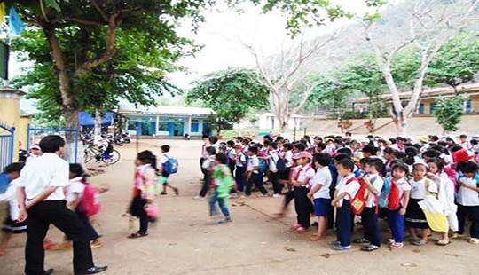 Học sinh lớp 3 bất ngờ tử vong sau khi tố thầy giáo dâm ô?