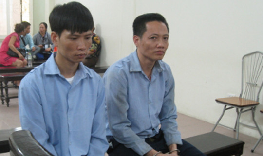 Hám lời, hai “thầy giáo” chế bằng lái xe giả
