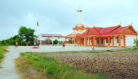Cách chức Chủ tịch xã kê khống tiền mua đất để “bòn rút” ngân sách