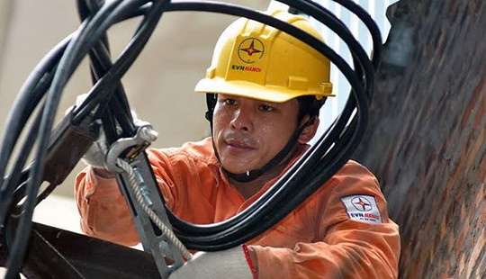 Thợ điện Thủ đô: Cuộc chiến mùa nắng nóng
