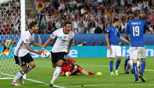 Euro 2016: Đức vào bán kết sau loạt sút luân lưu
