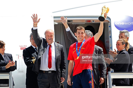 Del Bosque “về hưu”: Ngẫm đời cầm quân… bạc