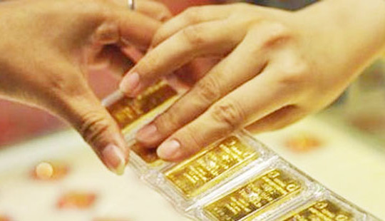 Giá vàng hôm nay (7/7) “bốc hơi” nửa triệu đồng/lượng